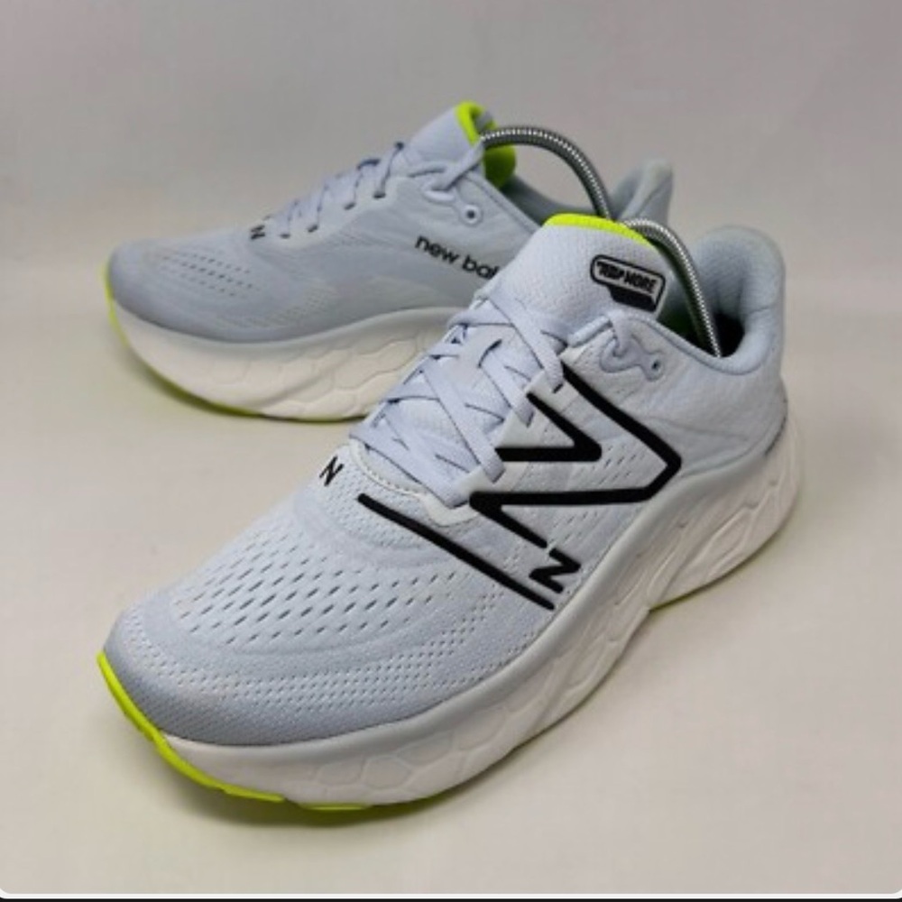 New Balance Fresh Foam More v4 Running Shoes Womens size 8.5